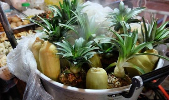 菠蘿 昆明國(guó)旅周葉推薦:西雙版納水果吃法的奇妙之處——菠蘿