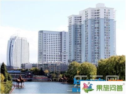 前年建成的海灣國(guó)際酒店，已成為大理市區(qū)一景。